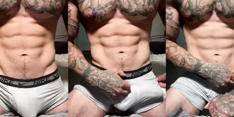Jake Andrich (Jakipz) shows off his massive cock