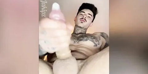 Jerking my big cock and filling a condom with my load – Jake Andrich (Jakipz)